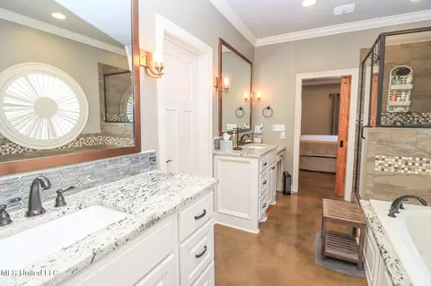 Bath - 704 Prosperity Xing, Flowood, MS 39232 photo 1 of 8