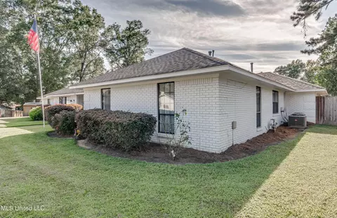 Exterior - 231 Greenfield Pl, Brandon, MS 39047 photo 3 of 20