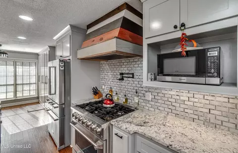 Kitchen - 231 Greenfield Pl, Brandon, MS 39047 photo 1 of 9