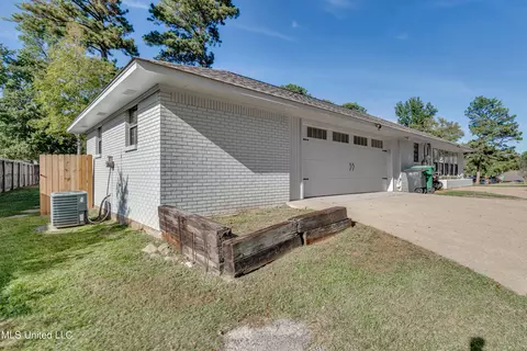 Exterior - 231 Greenfield Pl, Brandon, MS 39047 photo 18 of 20