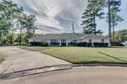 Exterior - 231 Greenfield Pl, Brandon, MS 39047 photo 5 of 20