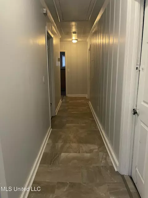 Entry Way - 4274 Lynda St, Jackson, MS 39209 photo 1 of 1