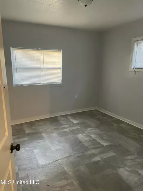 Bedroom - 4274 Lynda St, Jackson, MS 39209 photo 2 of 2