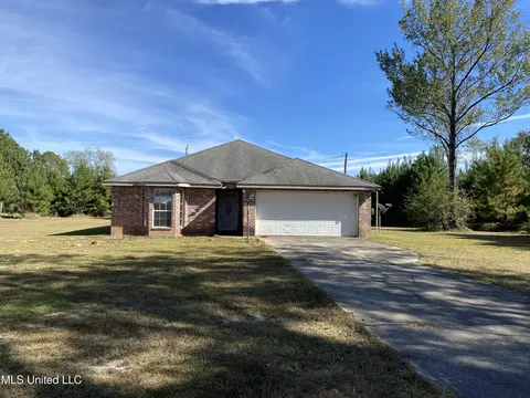112 Pap Armstrong Rd, Wiggins, MS 39577