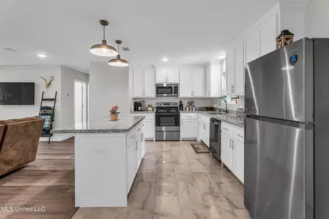Kitchen - 123 Dixon Rd, Lucedale, MS 39452 photo 3 of 3