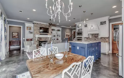 Dining - 230 Arbor Trl, Brandon, MS 39047 photo 1 of 2