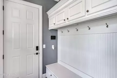 Entry Way - 230 Arbor Trl, Brandon, MS 39047 photo 2 of 3