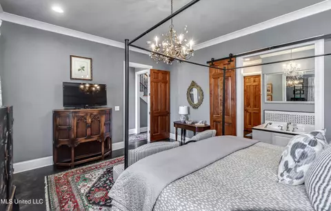 Bedroom - 230 Arbor Trl, Brandon, MS 39047 photo 2 of 10