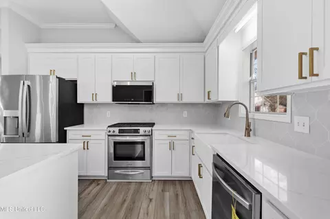 Kitchen - 302 Ansley Pl, Madison, MS 39110 photo 3 of 4