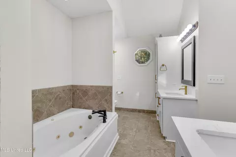 Bath - 302 Ansley Pl, Madison, MS 39110 photo 9 of 10