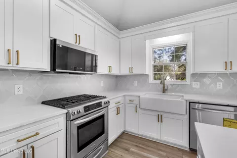 Kitchen - 302 Ansley Pl, Madison, MS 39110 photo 2 of 4