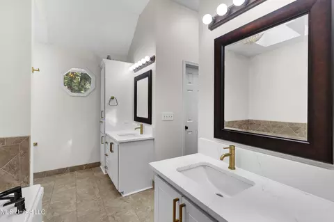 Bath - 302 Ansley Pl, Madison, MS 39110 photo 8 of 10
