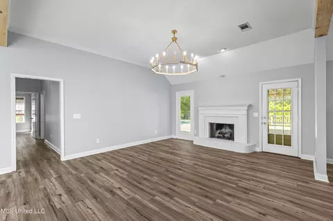 Living - 302 Ansley Pl, Madison, MS 39110 photo 3 of 6