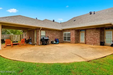 Exterior - 2008 Brookstone Pl, Brandon, MS 39042 photo 5 of 8