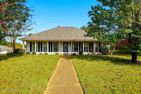 2046 S Cobblestone Cv, Brandon, MS 39042