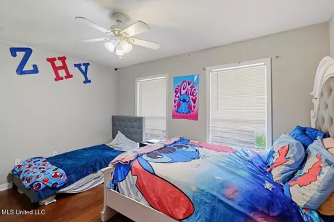 Bedroom - 2046 S Cobblestone Cv, Brandon, MS 39042 photo 3 of 6