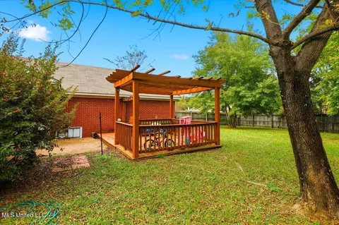 Exterior - 2046 S Cobblestone Cv, Brandon, MS 39042 photo 6 of 6