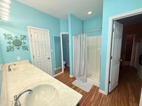 Bath - 466 Fort Hill Rd, Grenada, MS 38901 photo 3 of 4