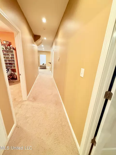 Entry Way - 466 Fort Hill Rd, Grenada, MS 38901 photo 2 of 5