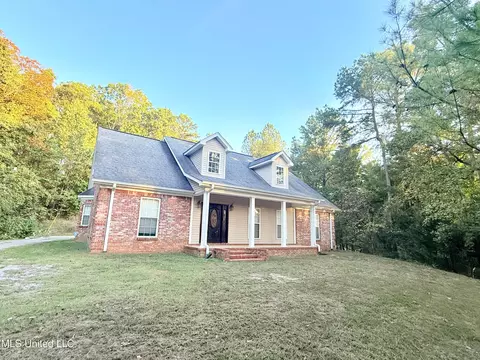 Exterior - 466 Fort Hill Rd, Grenada, MS 38901 photo 2 of 6