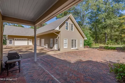 Exterior - 188 Webb Ln, Flowood, MS 39232 photo 9 of 15