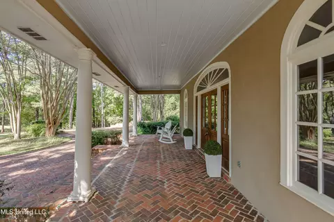 Exterior - 188 Webb Ln, Flowood, MS 39232 photo 2 of 15