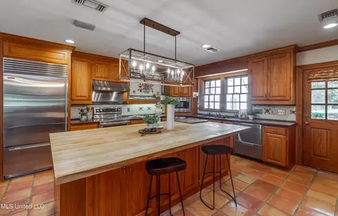 Kitchen - 188 Webb Ln, Flowood, MS 39232 photo 7 of 11