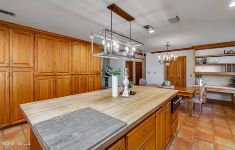 Kitchen - 188 Webb Ln, Flowood, MS 39232 photo 9 of 11