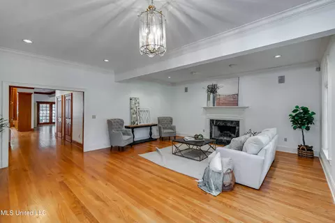 Living - 188 Webb Ln, Flowood, MS 39232 photo 2 of 9