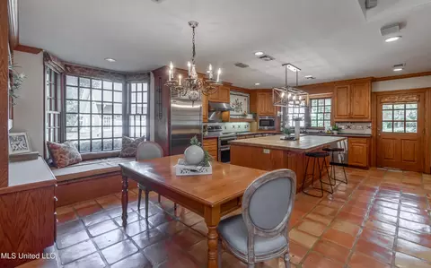 Kitchen - 188 Webb Ln, Flowood, MS 39232 photo 2 of 11