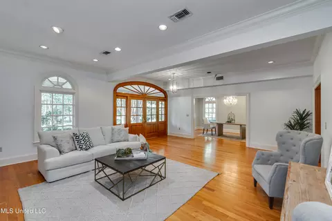 Living - 188 Webb Ln, Flowood, MS 39232 photo 5 of 9