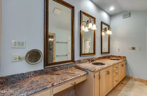 Bath - 188 Webb Ln, Flowood, MS 39232 photo 4 of 10