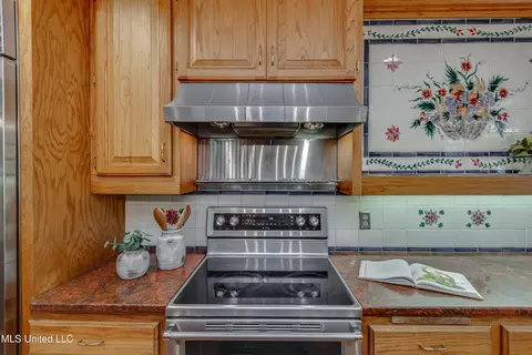 Kitchen - 188 Webb Ln, Flowood, MS 39232 photo 11 of 11