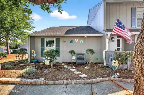 259 Highpoint Dr, Diamondhead, MS 39525