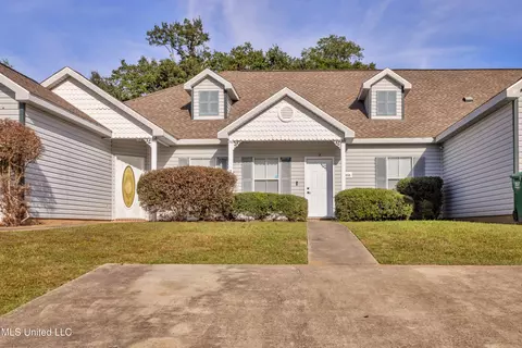 13558 Laurel Oaks Ln, Gulfport, MS 39503