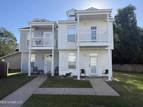 1276 Century Oaks Dr #A, Gulfport, MS 39507