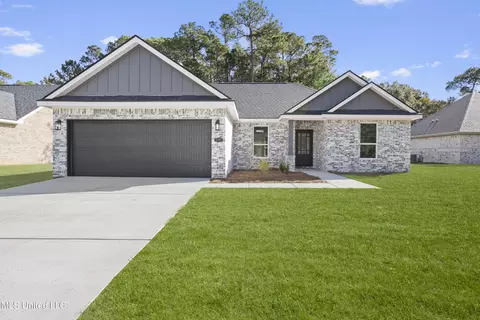 1784 Granhurst Dr, Gautier, MS 39553
