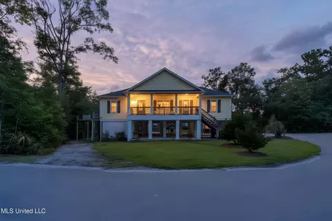 12039 Carls Cv, Biloxi, MS 39532