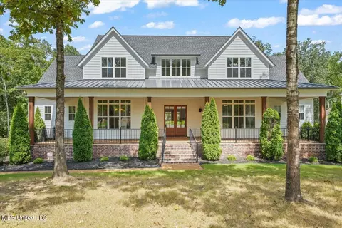 6264 Valley Oaks Dr, Olive Branch, MS 38654