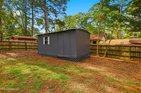 Exterior - 33 Pebble Hill Dr, Brandon, MS 39042 photo 7 of 7