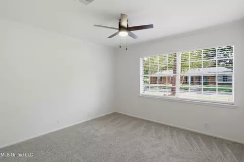 Bedroom - 33 Pebble Hill Dr, Brandon, MS 39042 photo 3 of 4