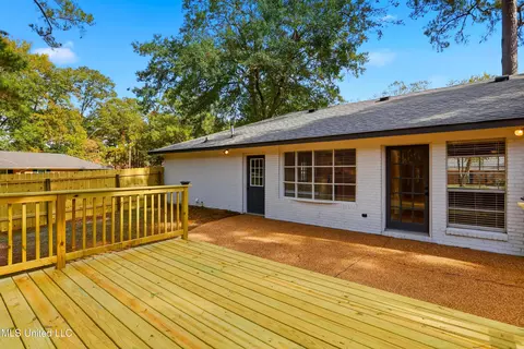 Exterior - 33 Pebble Hill Dr, Brandon, MS 39042 photo 4 of 7