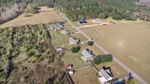 View/Area - 140 Pete Pitts Rd, Lucedale, MS 39452 photo 4 of 5