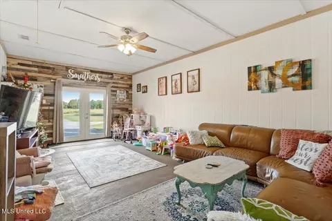 Living - 140 Pete Pitts Rd, Lucedale, MS 39452 photo 2 of 2