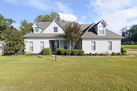 732 Shadow View Dr, Hernando, MS 38632