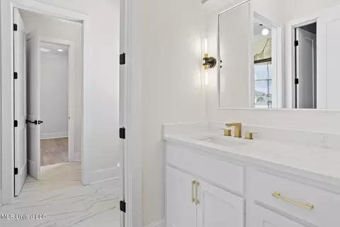 Bath - 102 Venice Cir, Madison, MS 39110 photo 8 of 9