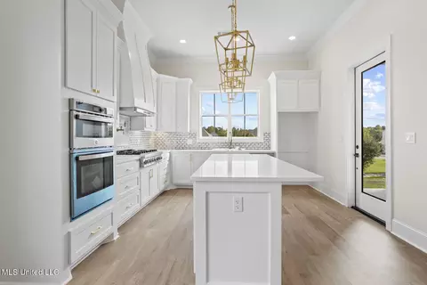 Kitchen - 102 Venice Cir, Madison, MS 39110 photo 5 of 5