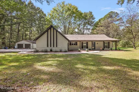 297 Wells Rd, Clinton, MS 39056