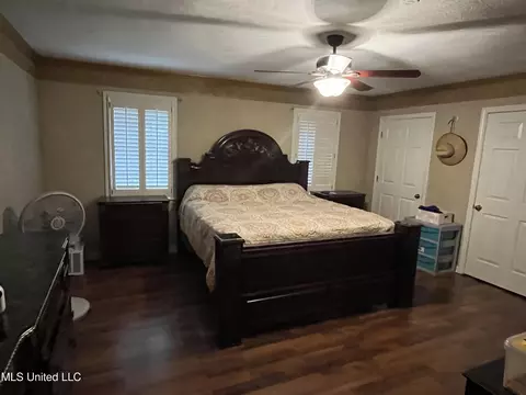 Bedroom - 810 Colonial Cir, Jackson, MS 39211 photo 4 of 5