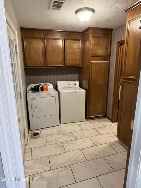 Other - 810 Colonial Cir, Jackson, MS 39211 photo 12 of 15